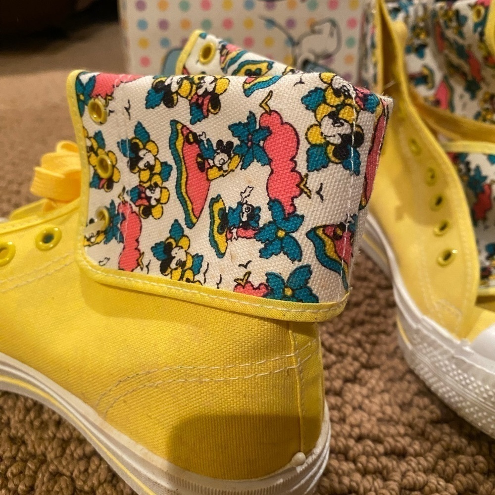 Vintage Mickey & Minnie Mouse X Floral Converse Shoes - Picture 5 of 10